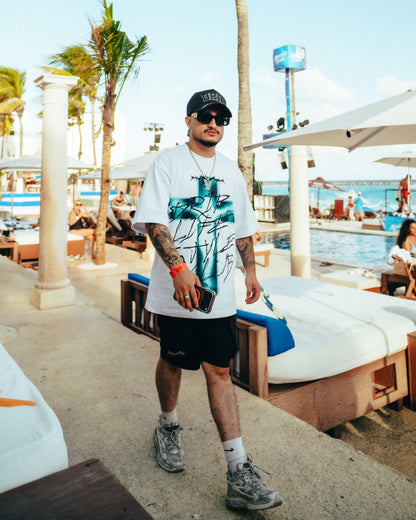 Camiseta Crow God White Drip Club espalda - tee premium streetwear Costa Rica