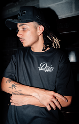 Camiseta Mini Logo negra Drip Club modelo - basics streetwear Costa Rica