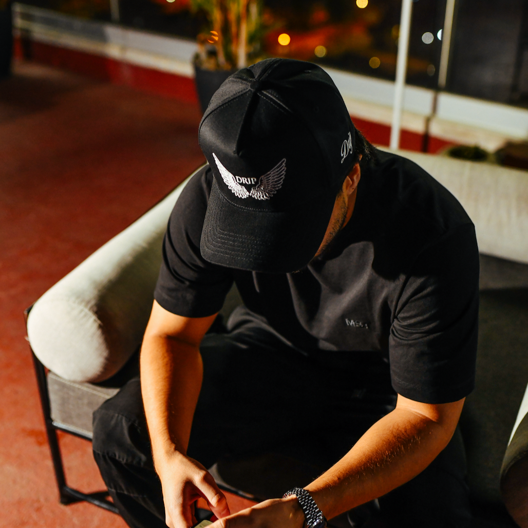 Gorra Cap Black AT White detalle bordado - Drip Club streetwear Costa Rica
