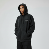 Hoodie ZipStone negro y blanco Drip Club modelo - sudadera stone wash Costa Rica